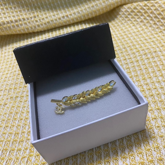 Chanel wheat ear brooch - Picture 1 of 4